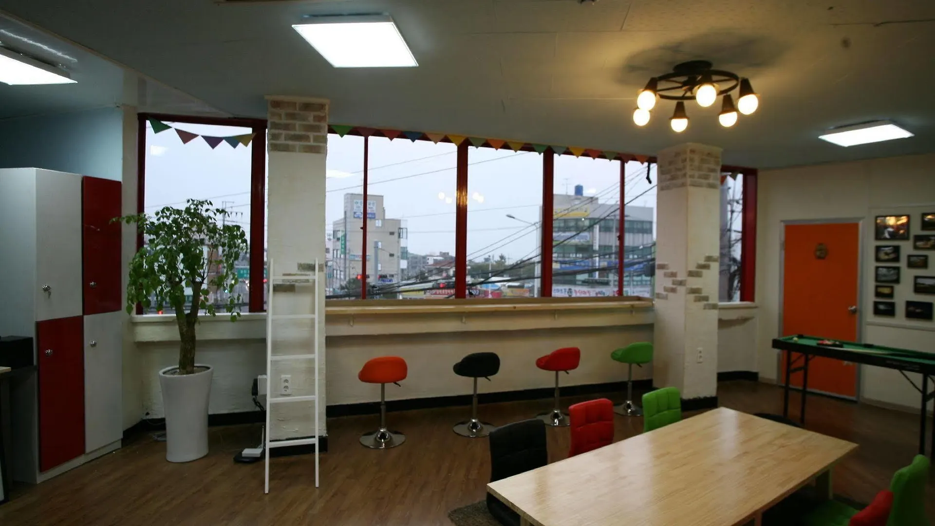 Starjjang Jeju Airport House Hotel